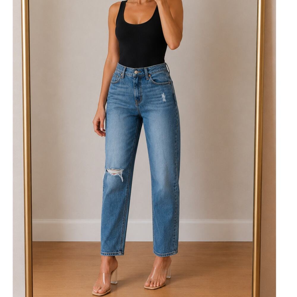 Levi’s🌿Distressed Straight Leg Jeans Women’s W29 L32 Med. Wash Button Fly Denim